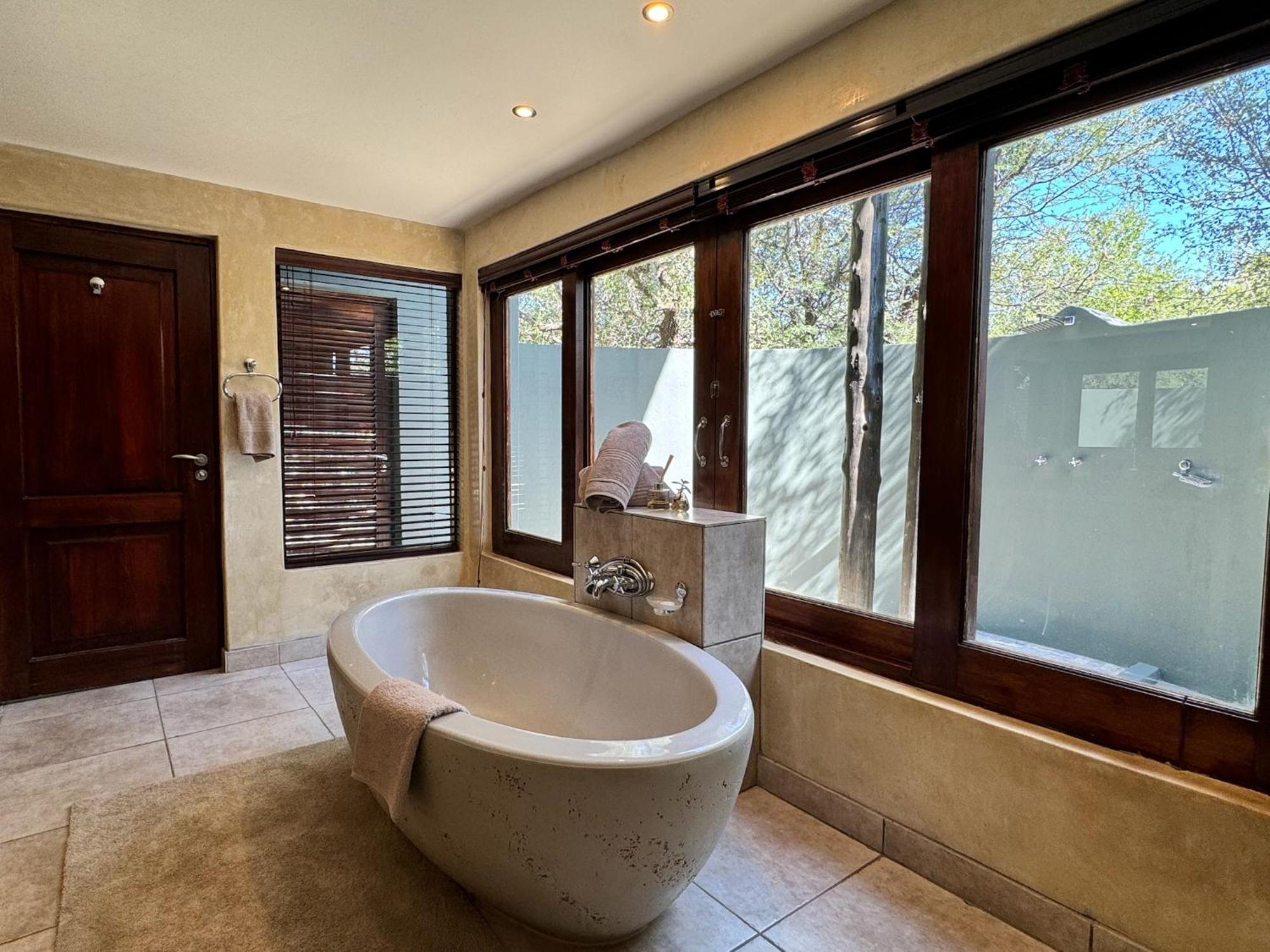Pangolin Game Lodge - Self Catering, Incl 2 Game Drives Per Day Matlhagame المظهر الخارجي الصورة