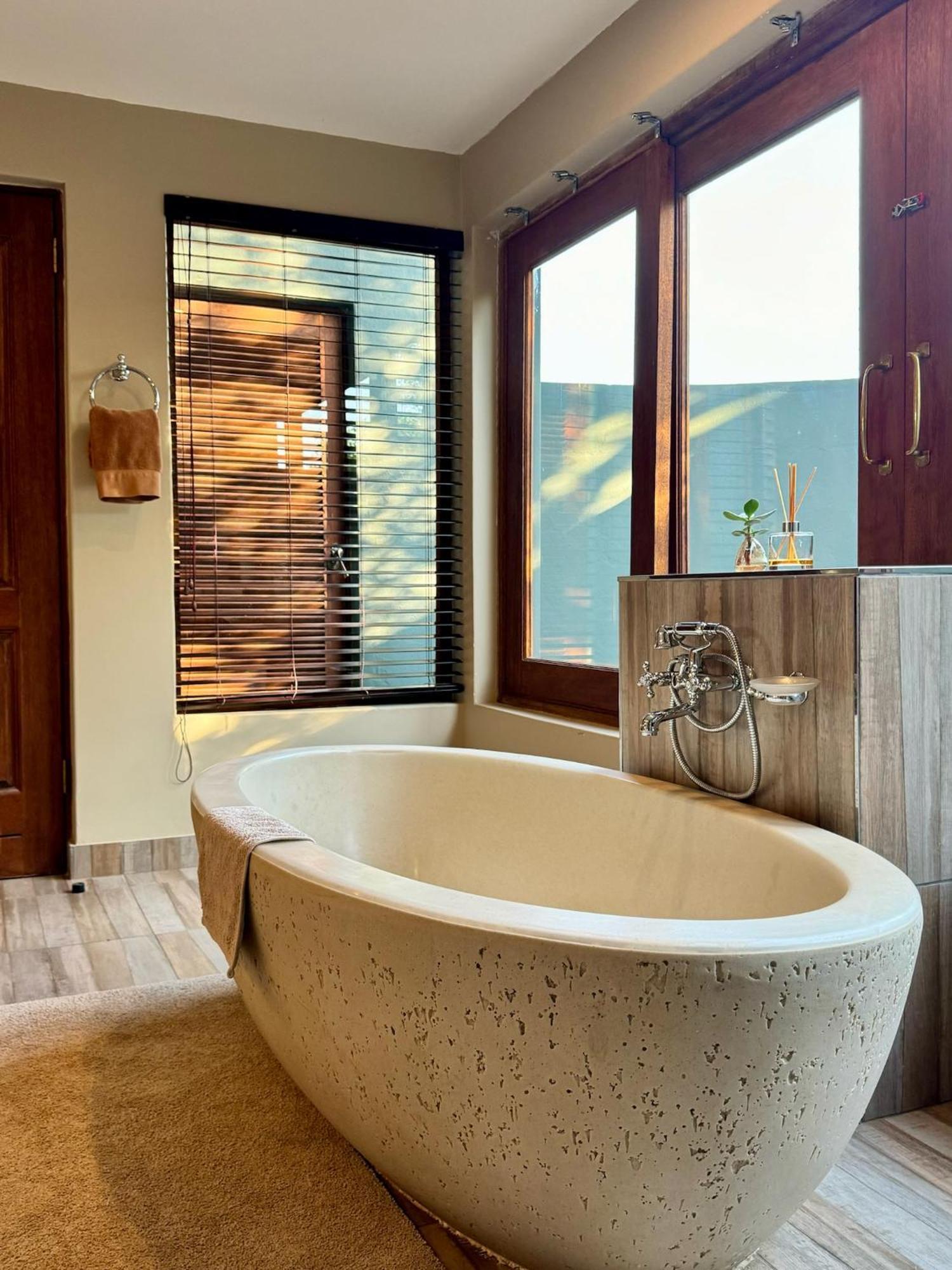Pangolin Game Lodge - Self Catering, Incl 2 Game Drives Per Day Matlhagame المظهر الخارجي الصورة