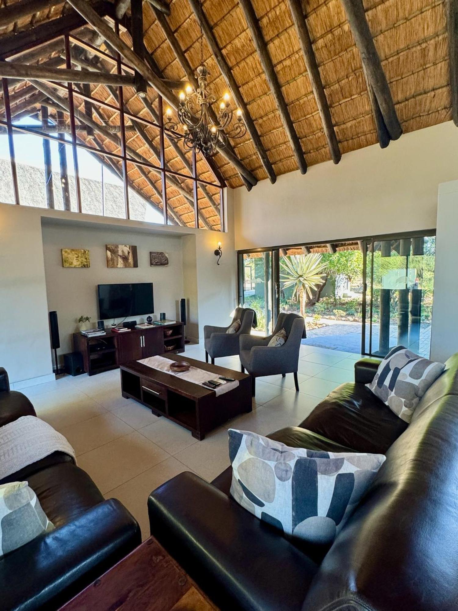 Pangolin Game Lodge - Self Catering, Incl 2 Game Drives Per Day Matlhagame المظهر الخارجي الصورة
